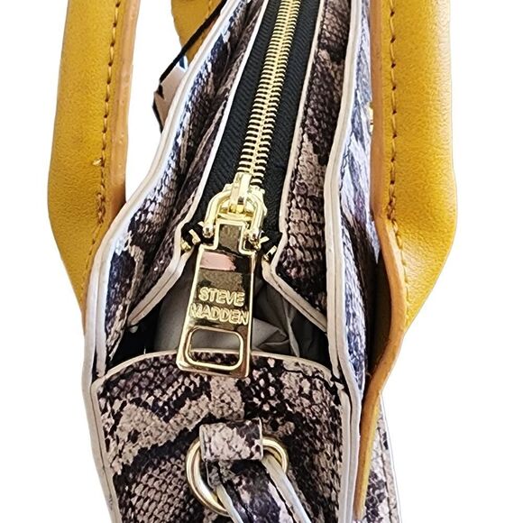Steve Madden Bhendrik Crossbody with detachable Coid Purse - NWT - Picture 9 of 9